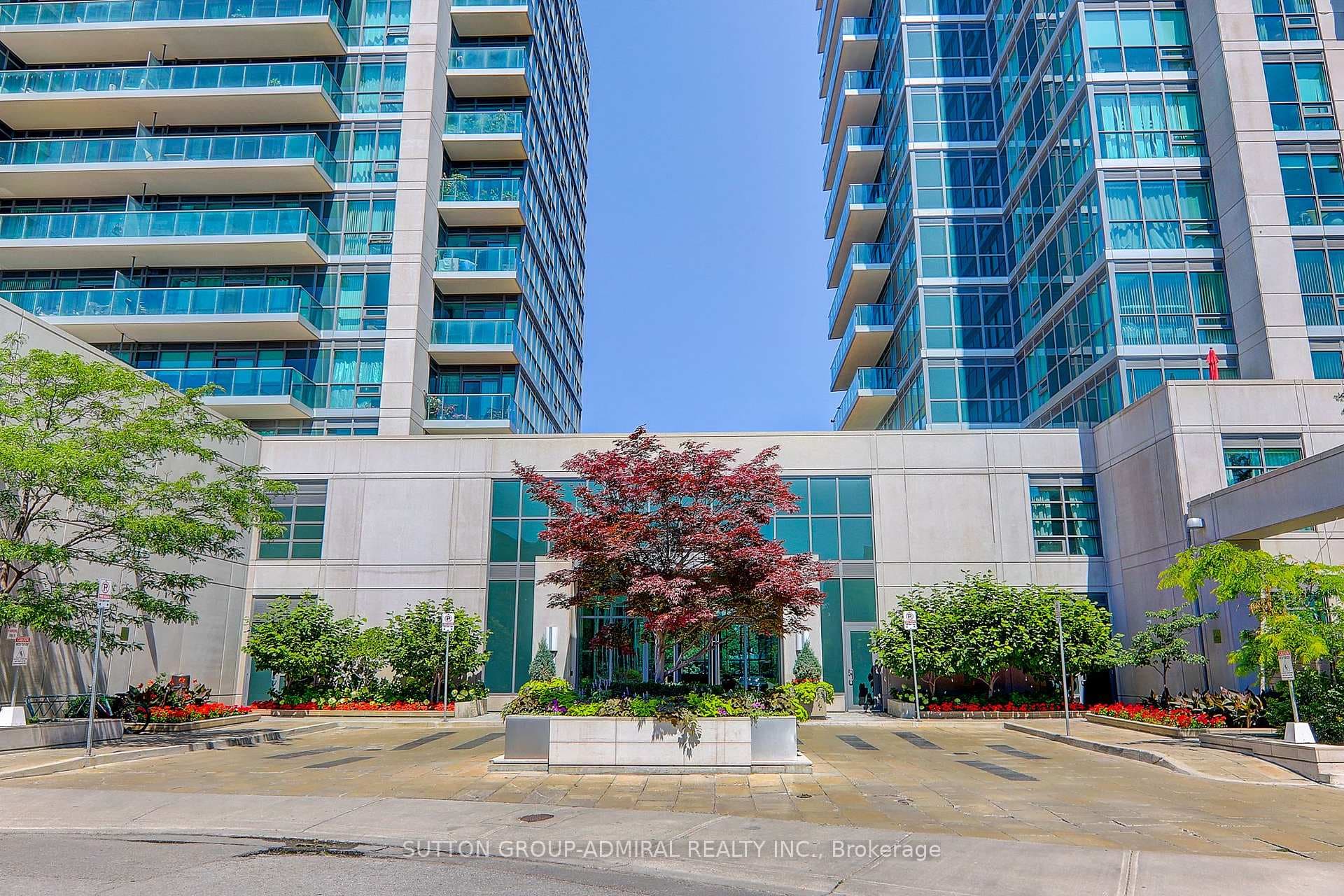 35 Brian Peck Crescent Unit 1413, Flemingdon Park / Don Mills, ON M4G 0A5 - Photo 1