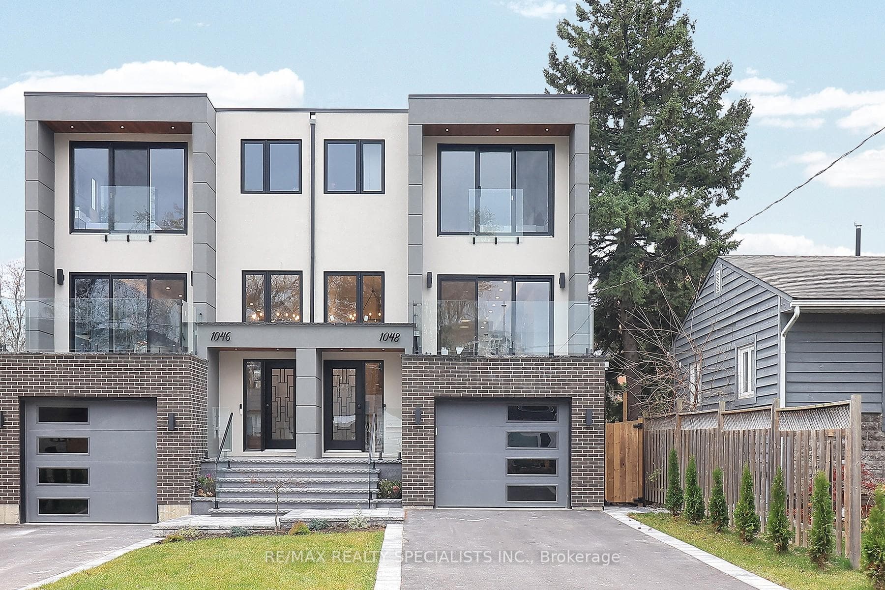 1048 ROOSEVELT Road, Mississauga, ON L5G 3Y8 - Photo 1