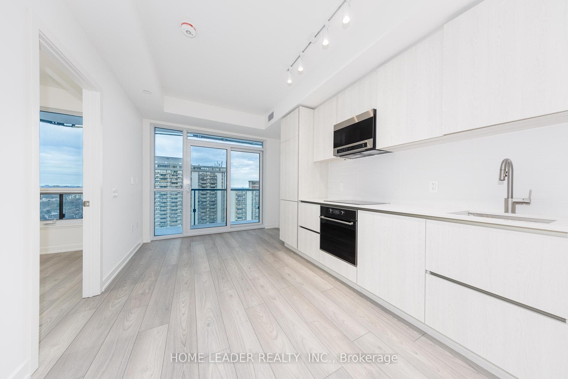 120 broadway Avenue Unit 2114, Leaside / Davisville, ON M4P 0E9 - Photo 1