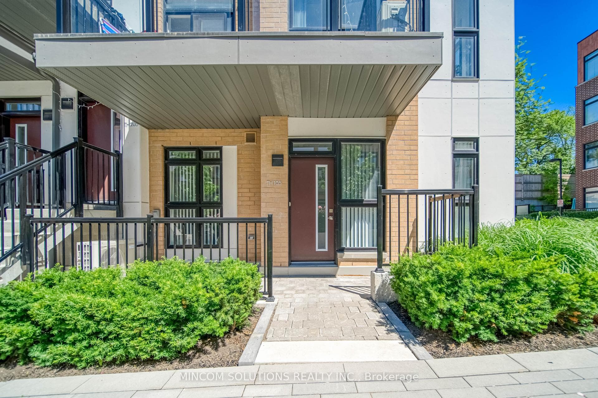 150 CANON JACKSON Drive Unit TH105, Toronto W04