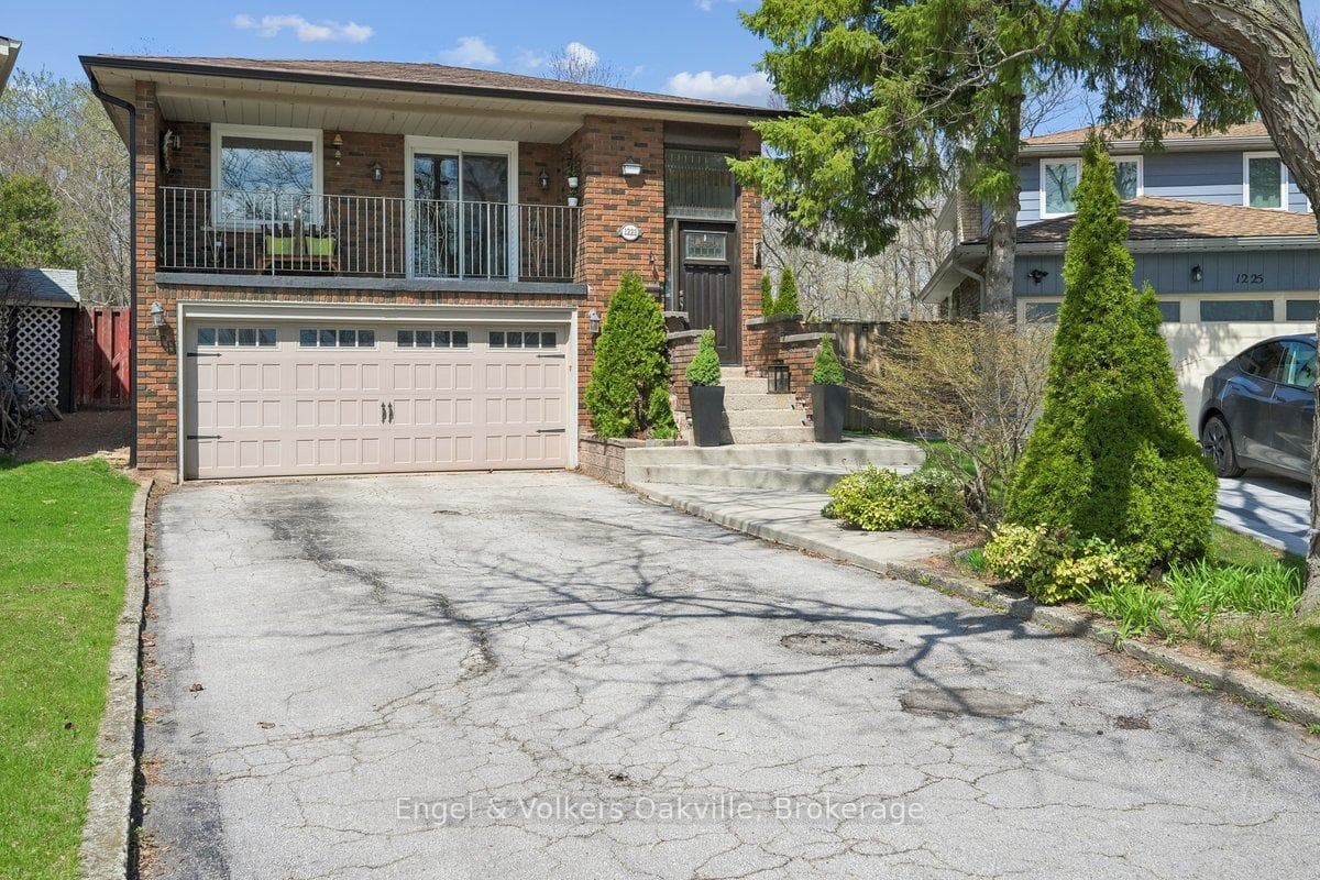 1223 Hudson Place, Oakville