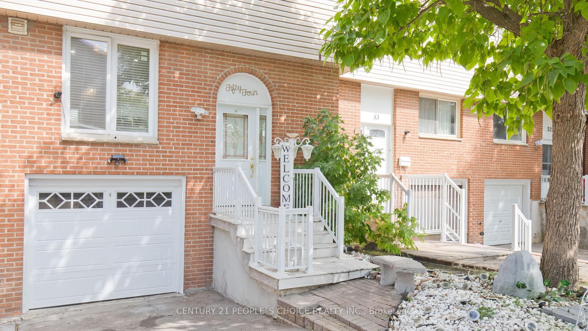 3525 Brandon Gate Unit 54, Mississauga, ON L4T 3M3 - Photo 1