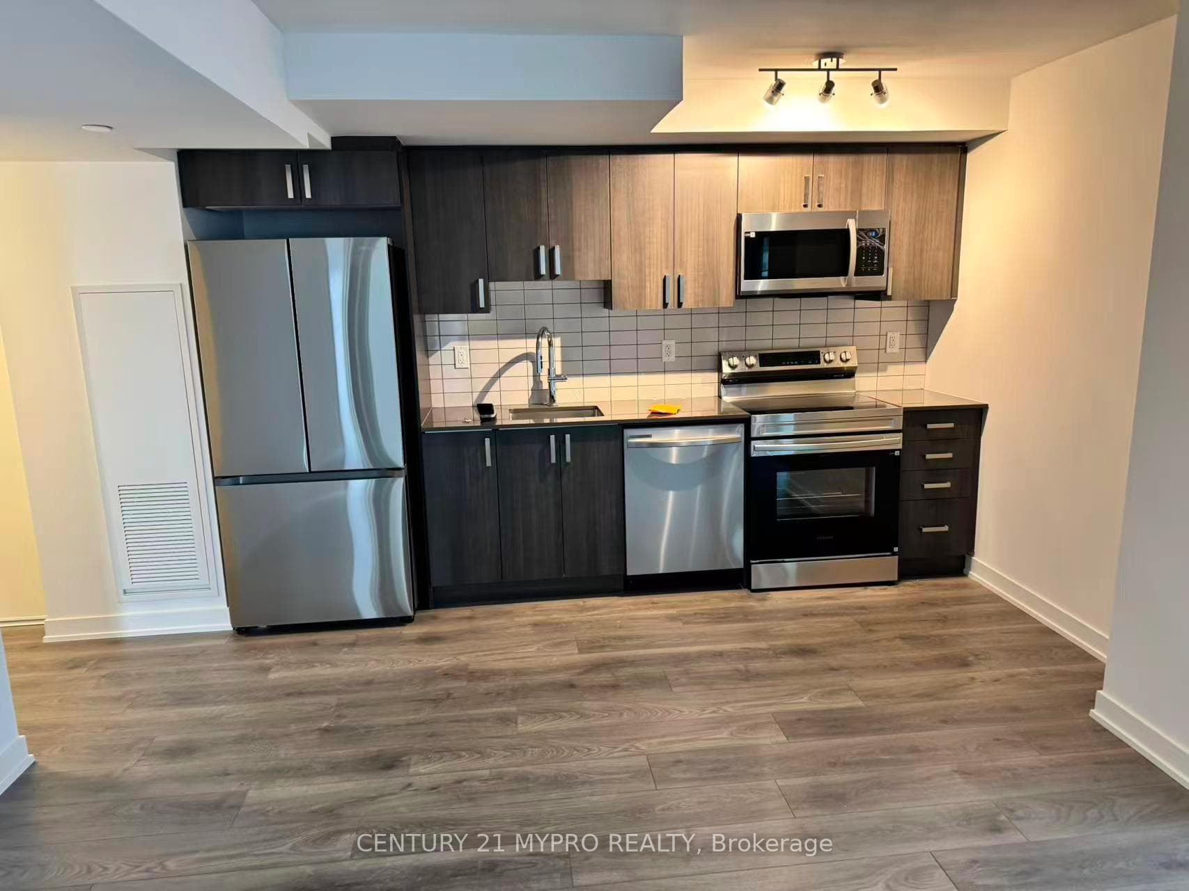 1010 Sandy Beach Road Unit 413, Pickering, ON L1W 0C7 - Photo 1