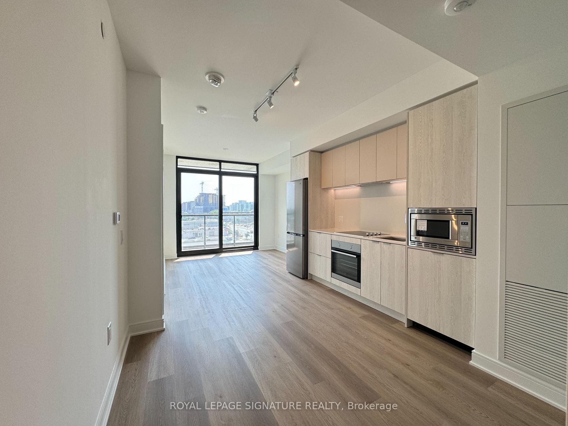 86 Dundas Street Unit 623, Mississauga, ON L5A 1W4 - Photo 1