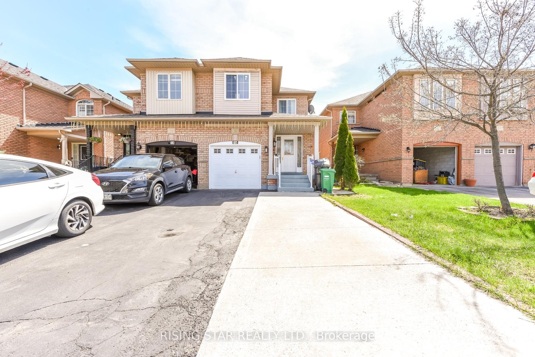 16 Elmpark Court, Brampton