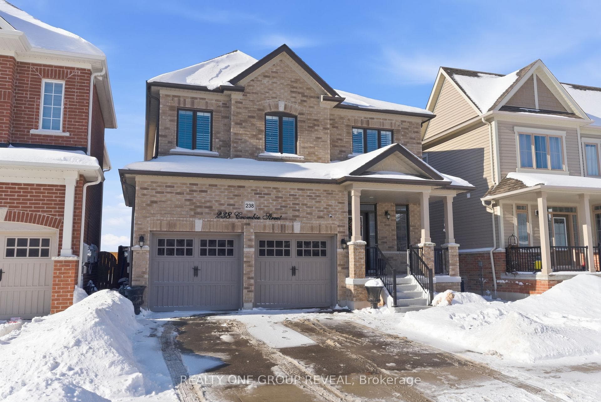 238 Crombie Street, Clarington, ON L1C 0T8 - Photo 1