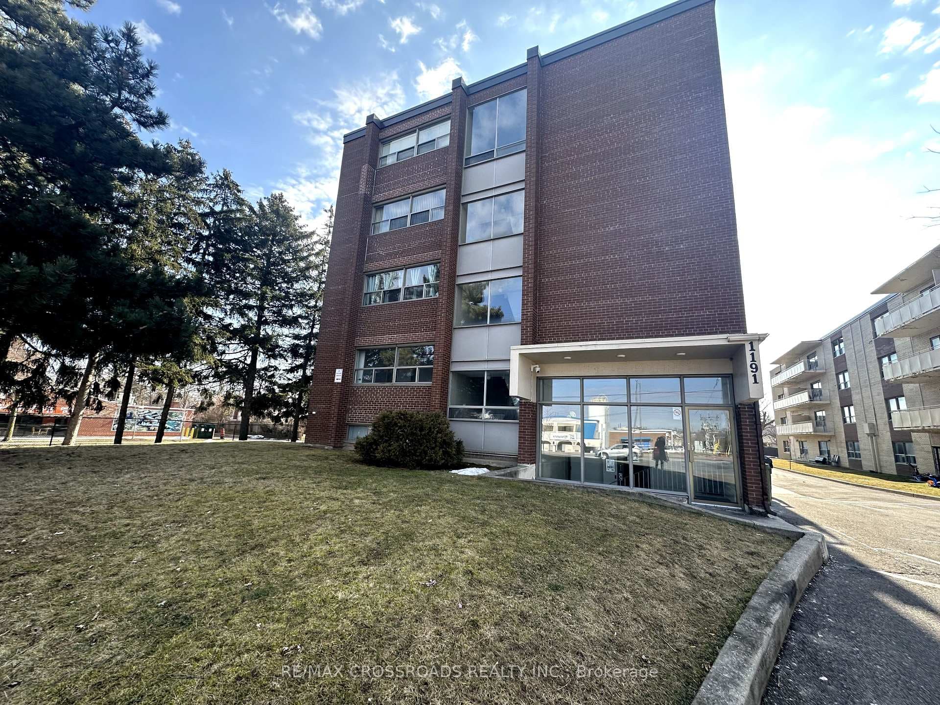 1191 Ellesmere Road Unit 101, Scarborough (West Hill / Highland Creek), ON M1P 2X6 - Photo 1