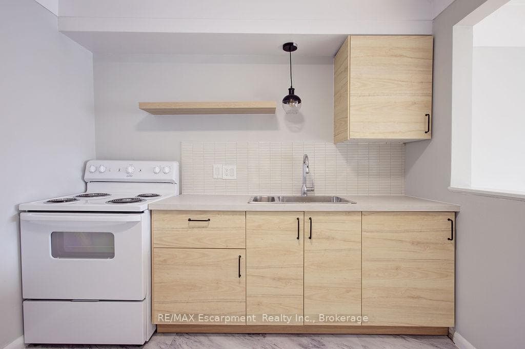 830 Robinson Street Unit 204, Burlington