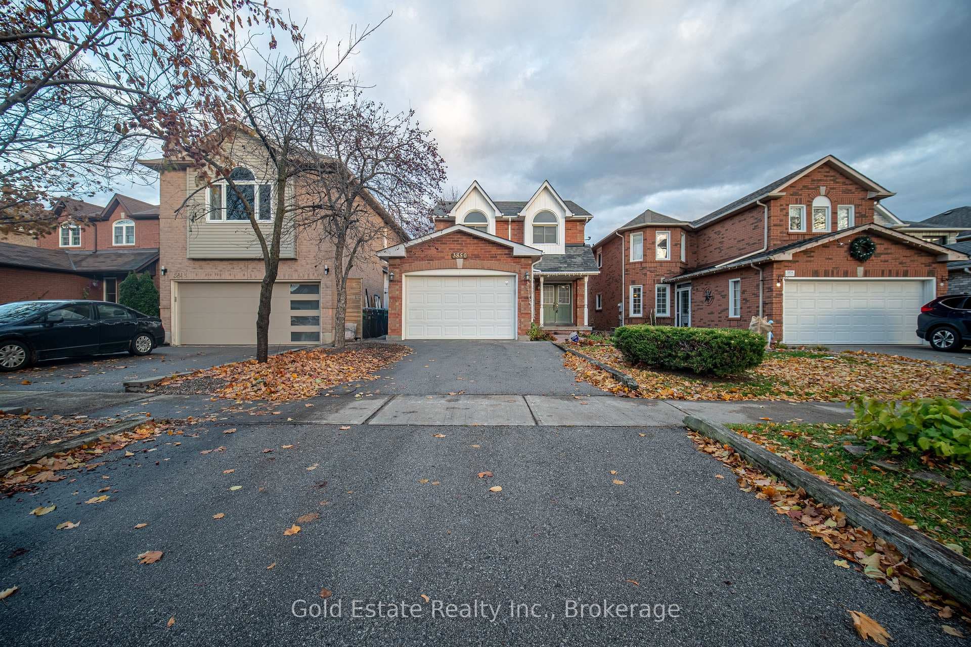 3850 Cedar Hedge Rise, Mississauga, ON L5N 6X2 - Photo 1