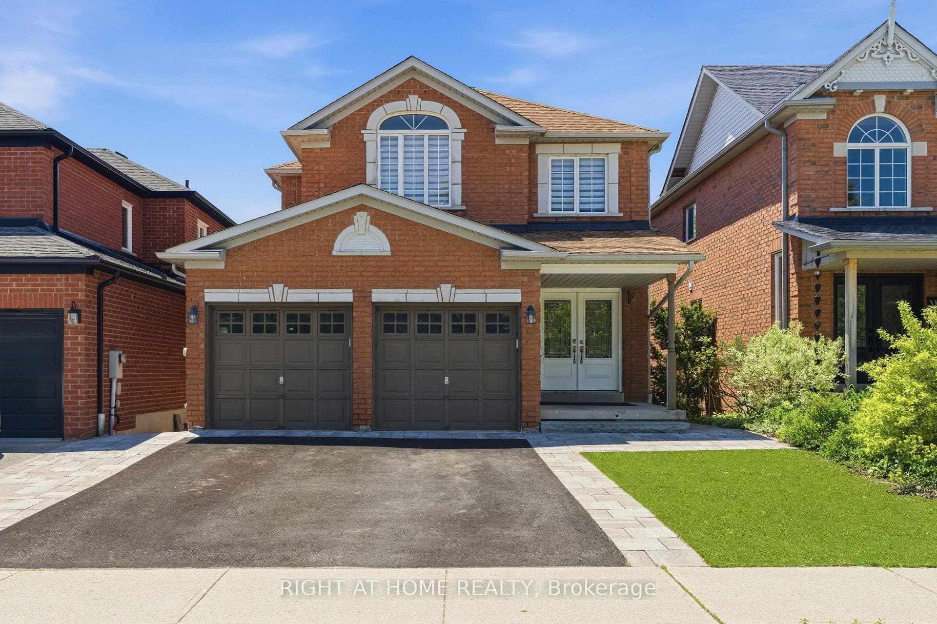 182 Mowat Crescent, Halton Hills, ON L7G 6A4 - Photo 1
