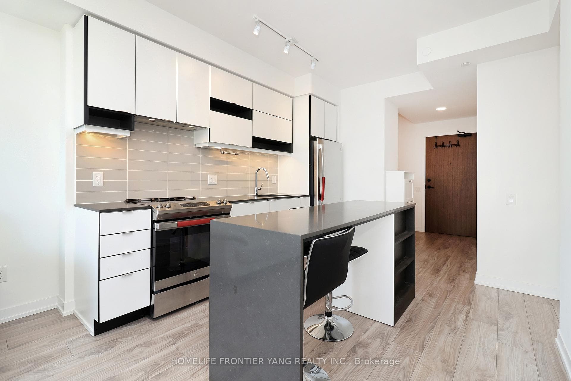 4065 Confederation Parkway Unit 2805, Mississauga
