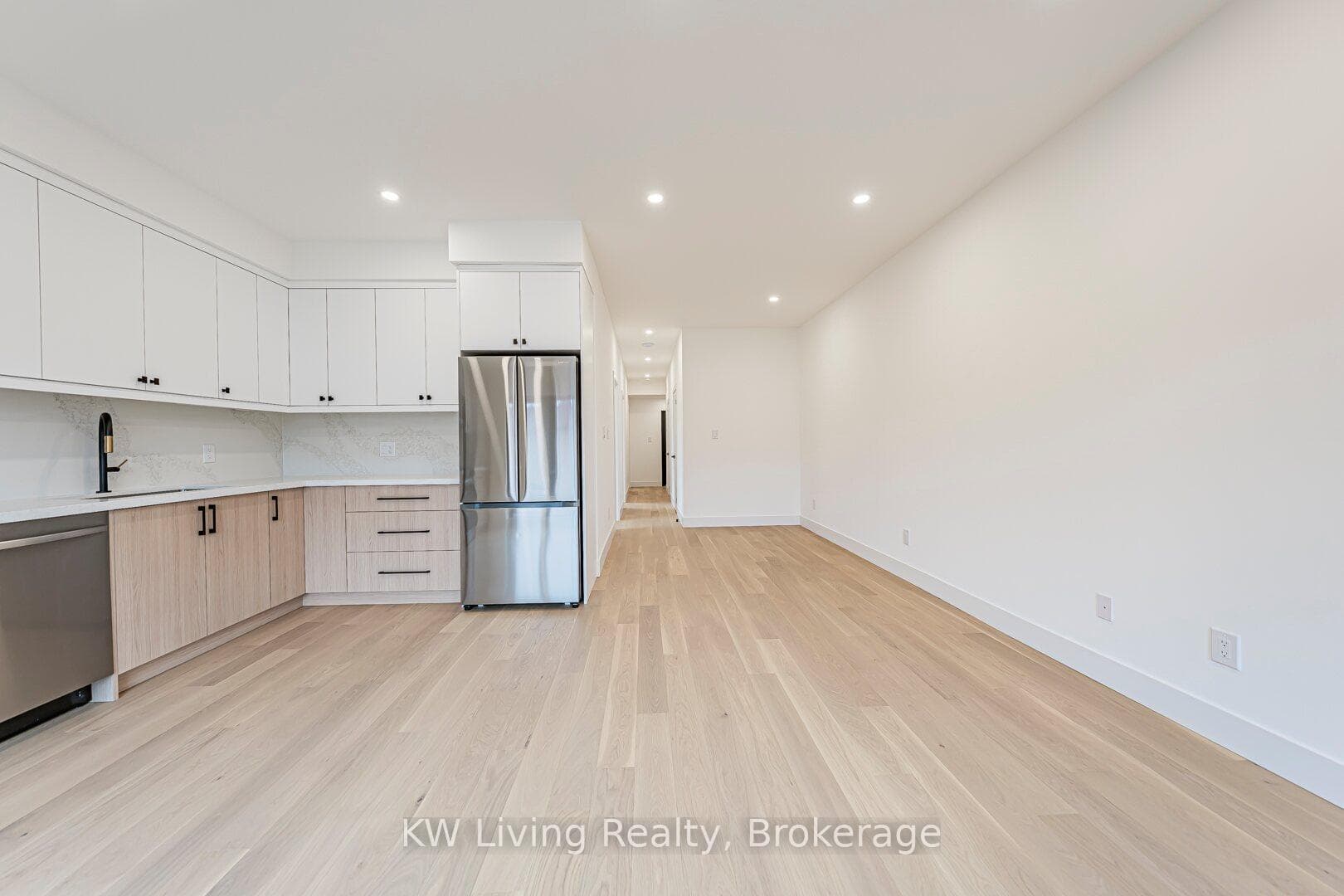 14 Holmesdale Road Unit 101, Keelesdale / Eglinton West, ON M6E 1Y1 - Photo 1