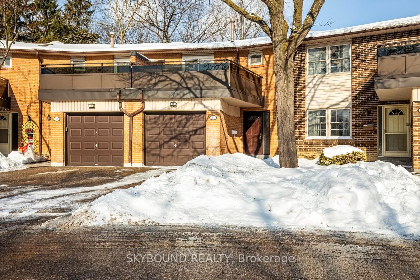 2120 Rathburn Road Unit 13, Mississauga, ON L4W 2S8 - Photo 1
