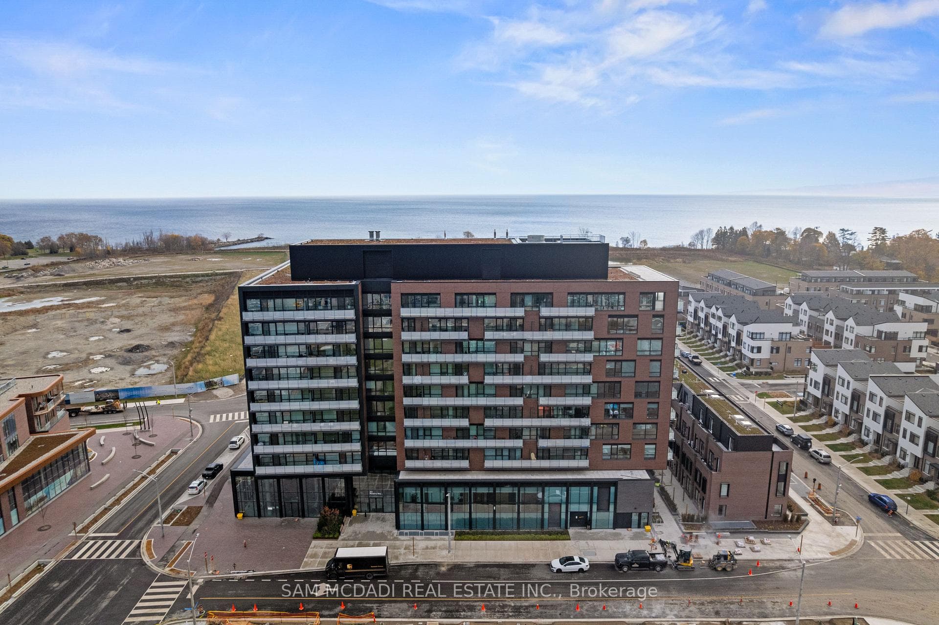 251 Masonry Way Unit 402, Mississauga, ON L5H 0B2 - Photo 1