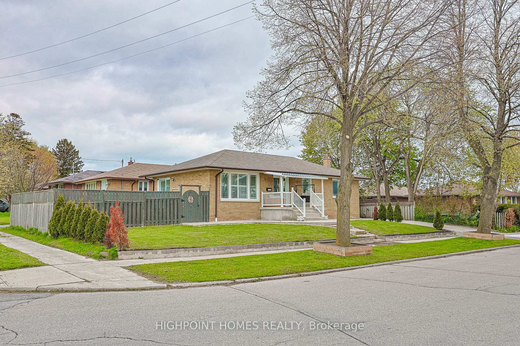 3 Mozart Avenue, Toronto E04