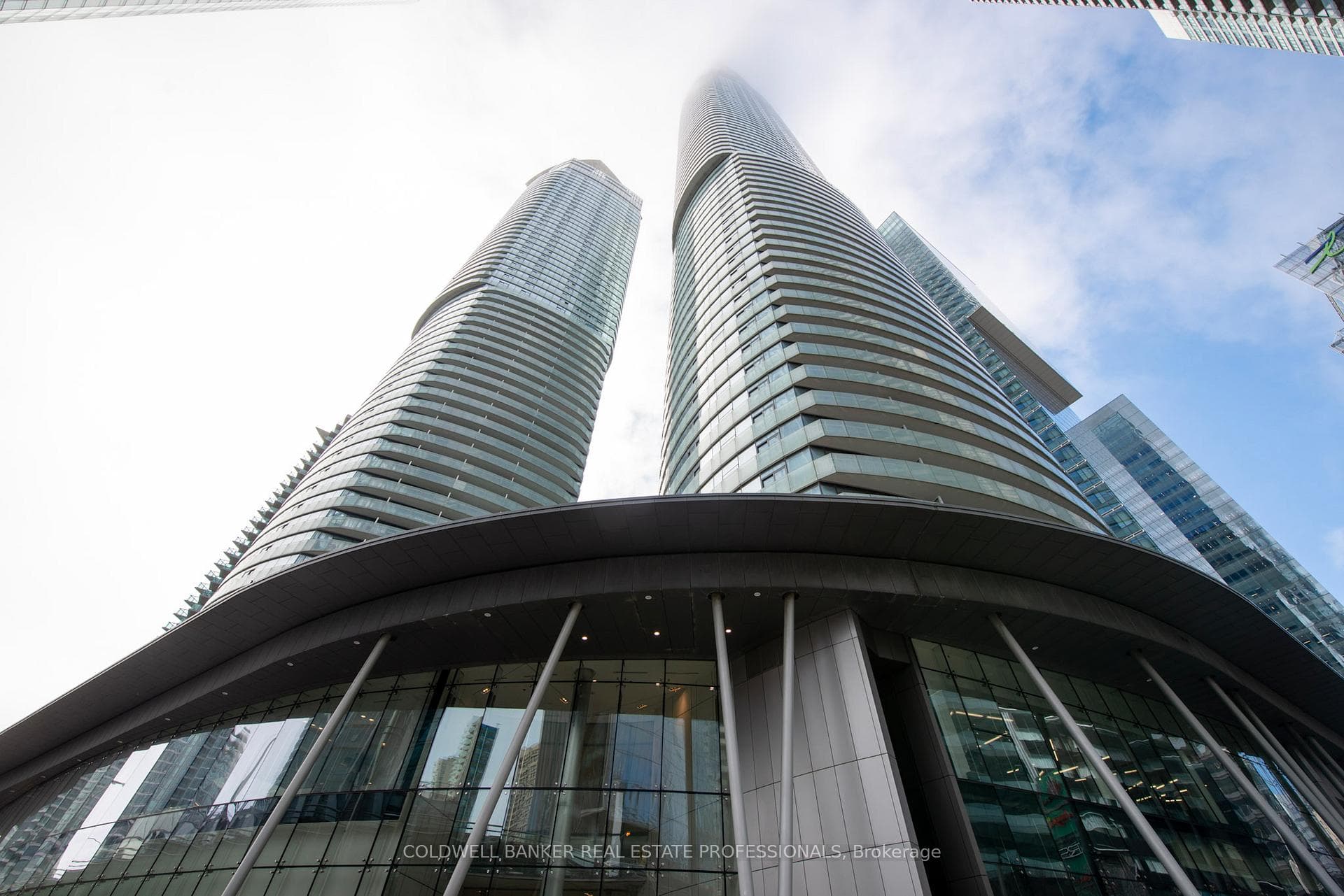 12 York Street Unit 4111, Toronto C01