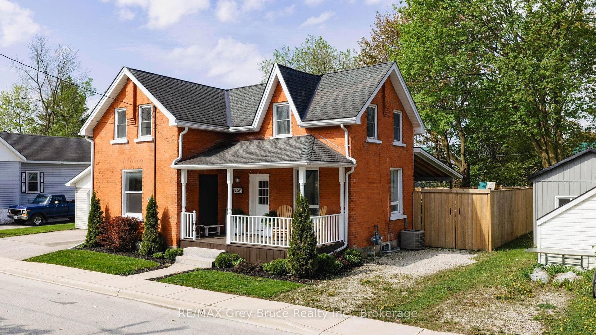 230 2nd Avenue, Arran-Elderslie