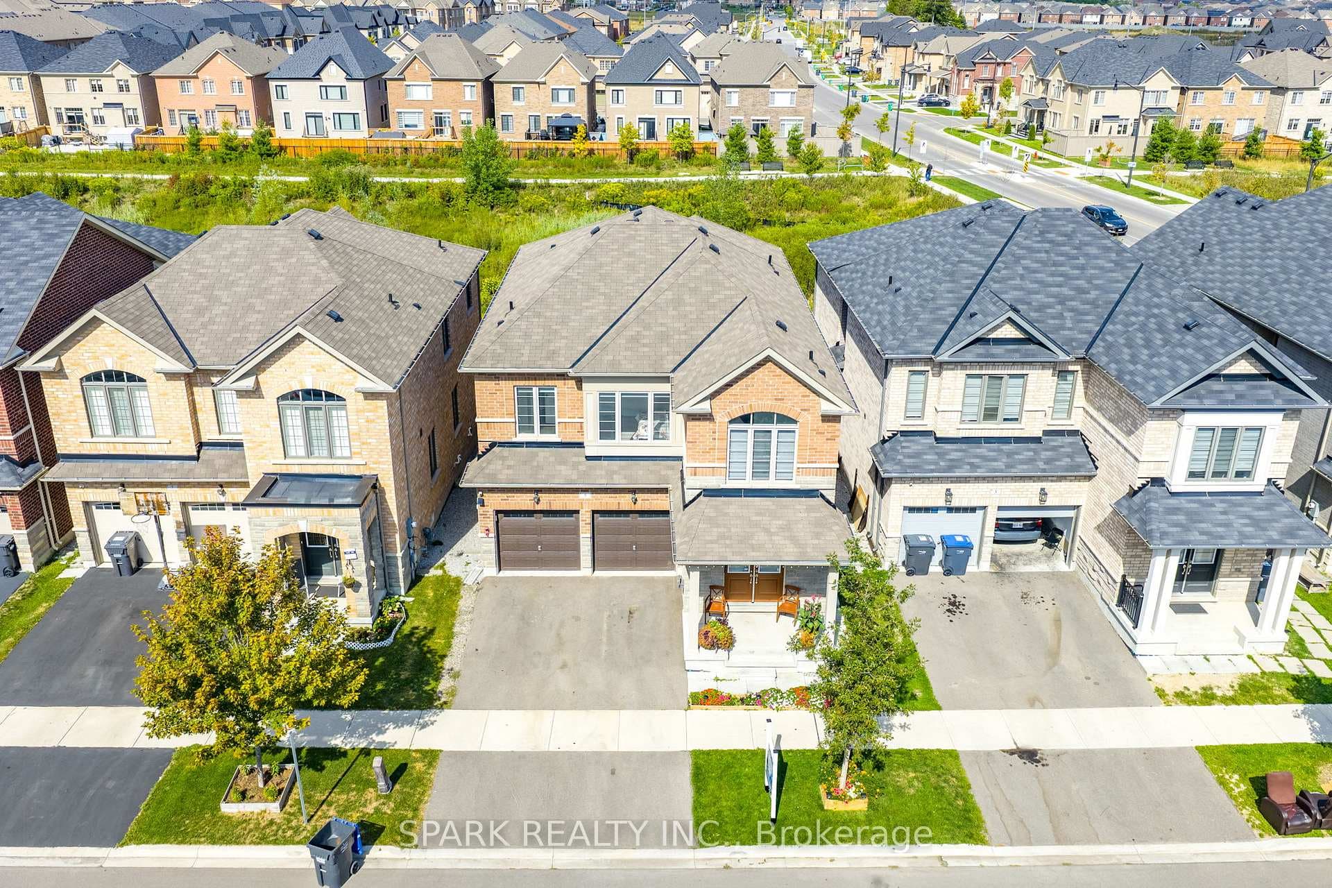 5 Boathouse Road, Brampton, ON L7A 5B4 - Photo 1