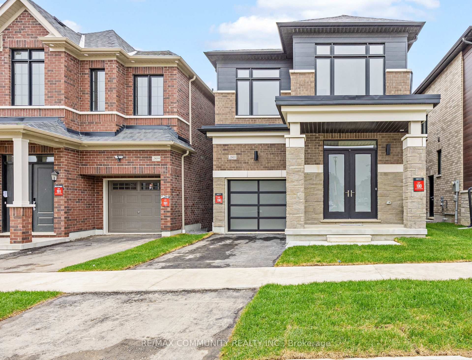 1811 Narcissus Gardens, Pickering, ON L1Y 0B6 - Photo 1