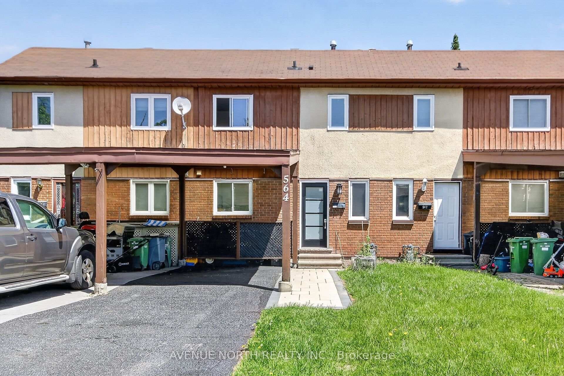564 Seyton Drive, Bells Corners and South to Fallowfield, ON K2H 9B2 - Photo 1