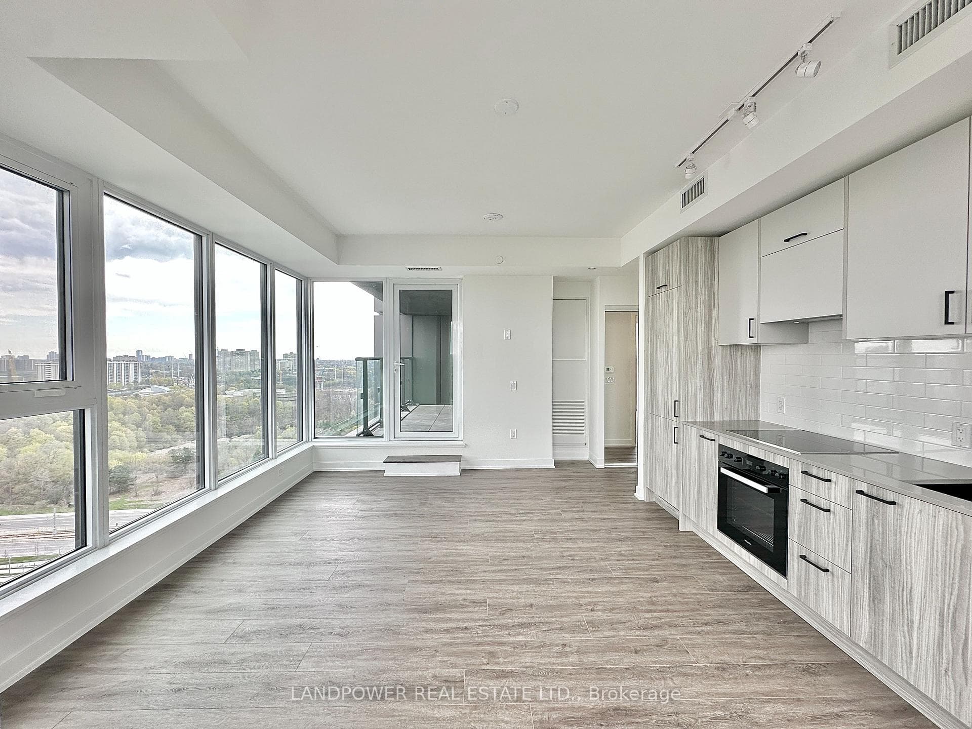 1 Quarrington Lane Unit 1809, Don Mills / Parkwoods / Victoria Village, ON M3C 0S4 - Photo 1