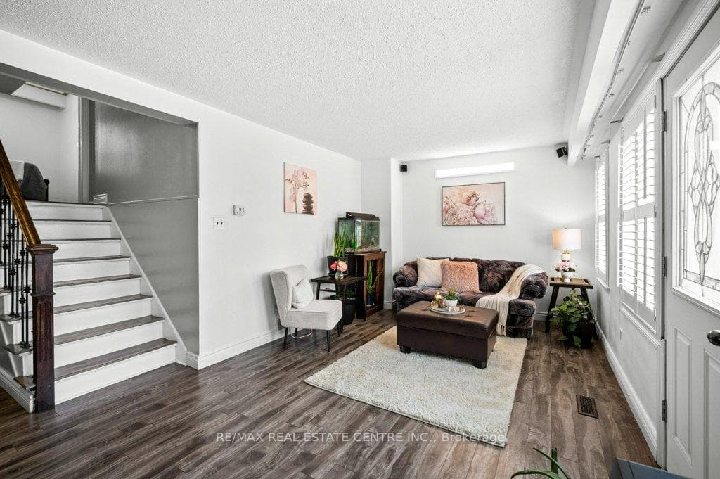 7255 Dooley Drive Unit 47, Mississauga, ON L4T 2S7 - Photo 1
