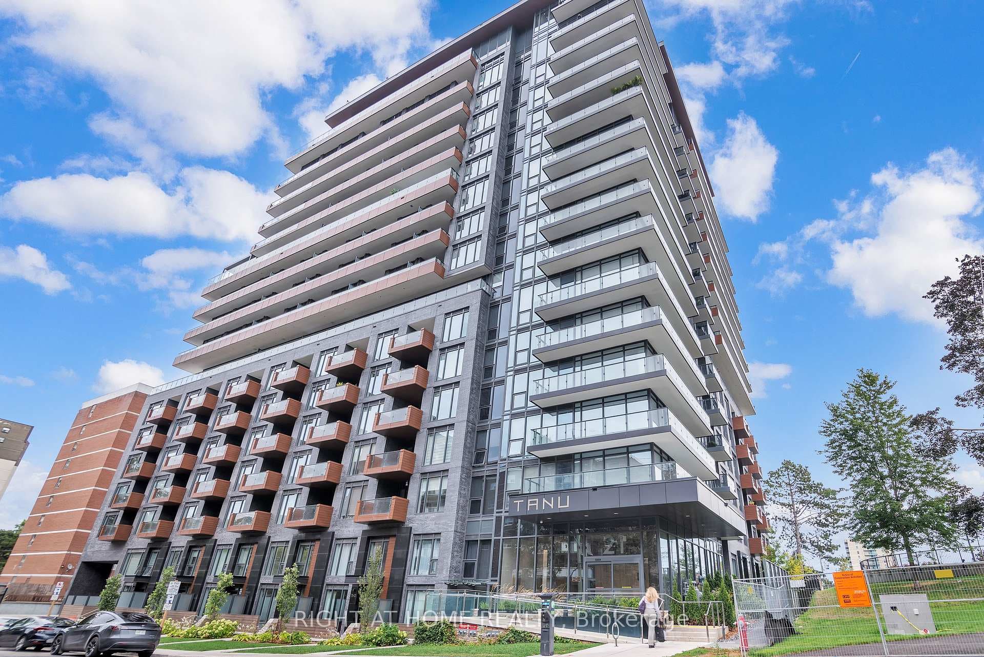 21 Park Street Unit 512, Mississauga, ON L5G 0C2 - Photo 1