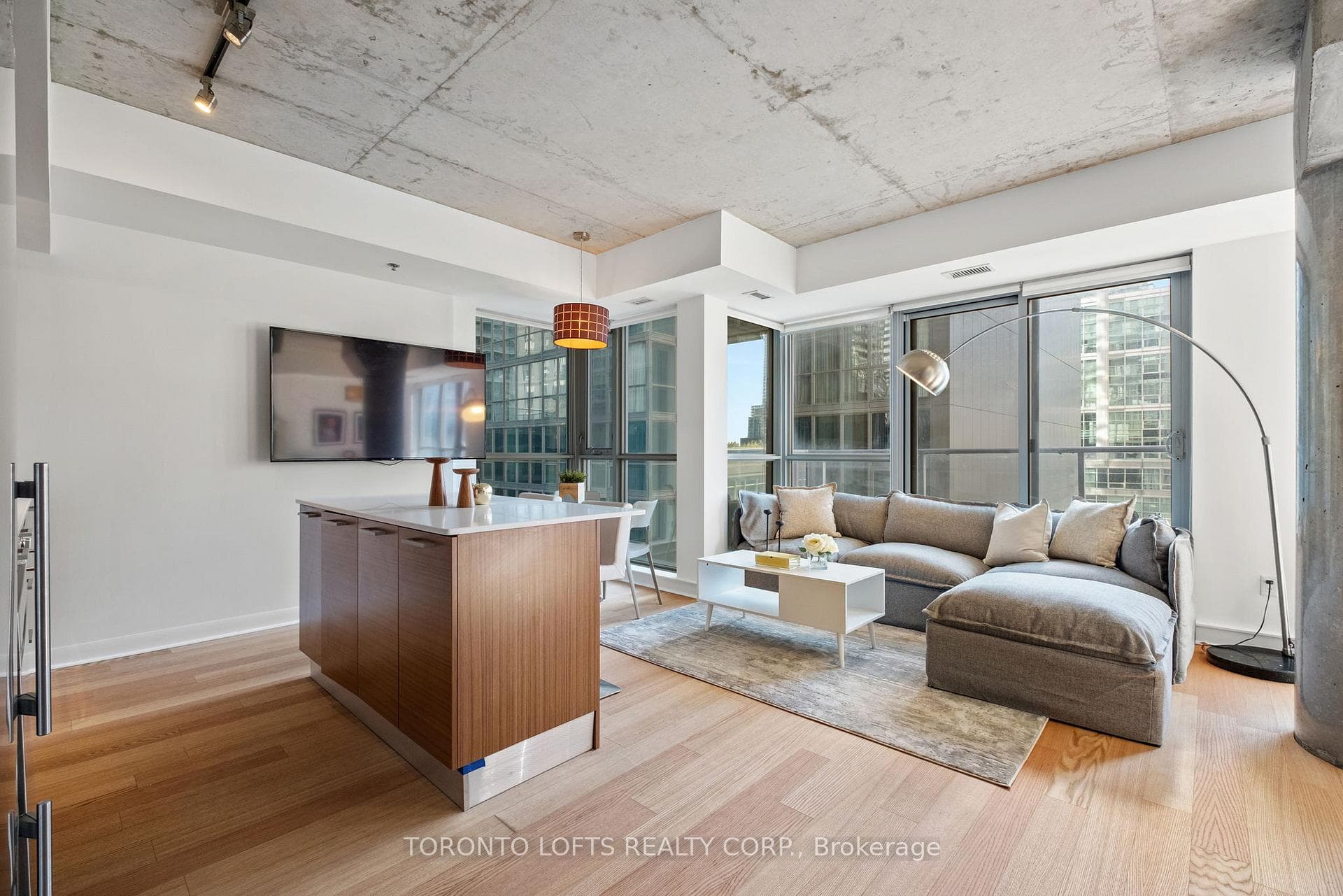 375 King Street Unit 604, Downtown Toronto / Waterfront, ON M5V 1K1 - Photo 1