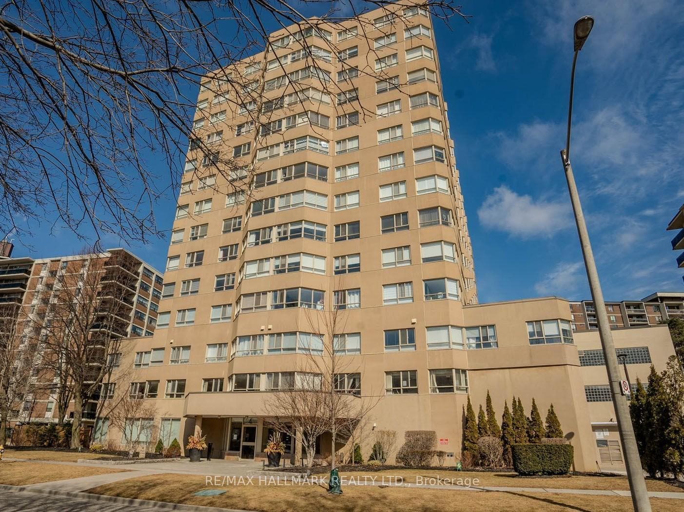 4 Park Vista N/A Unit 705, Toronto E03