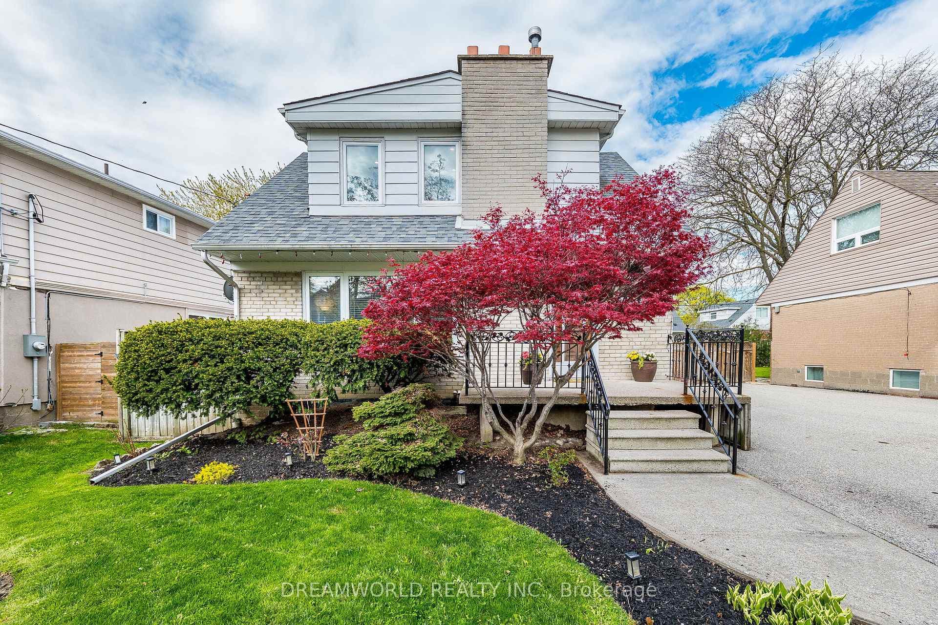 6 Esmond Crescent, Toronto W10