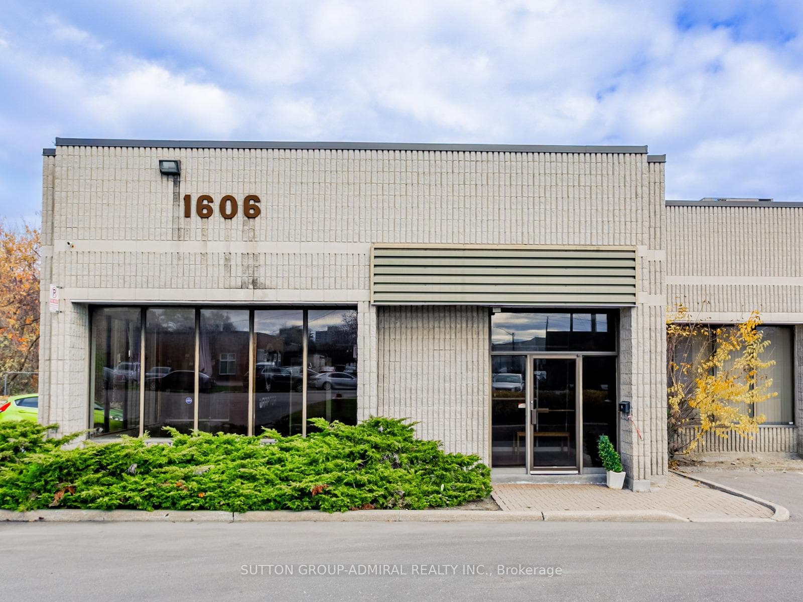1606 Sedlescomb Drive Unit 6, Mississauga, ON L4X 1M4 - Photo 1