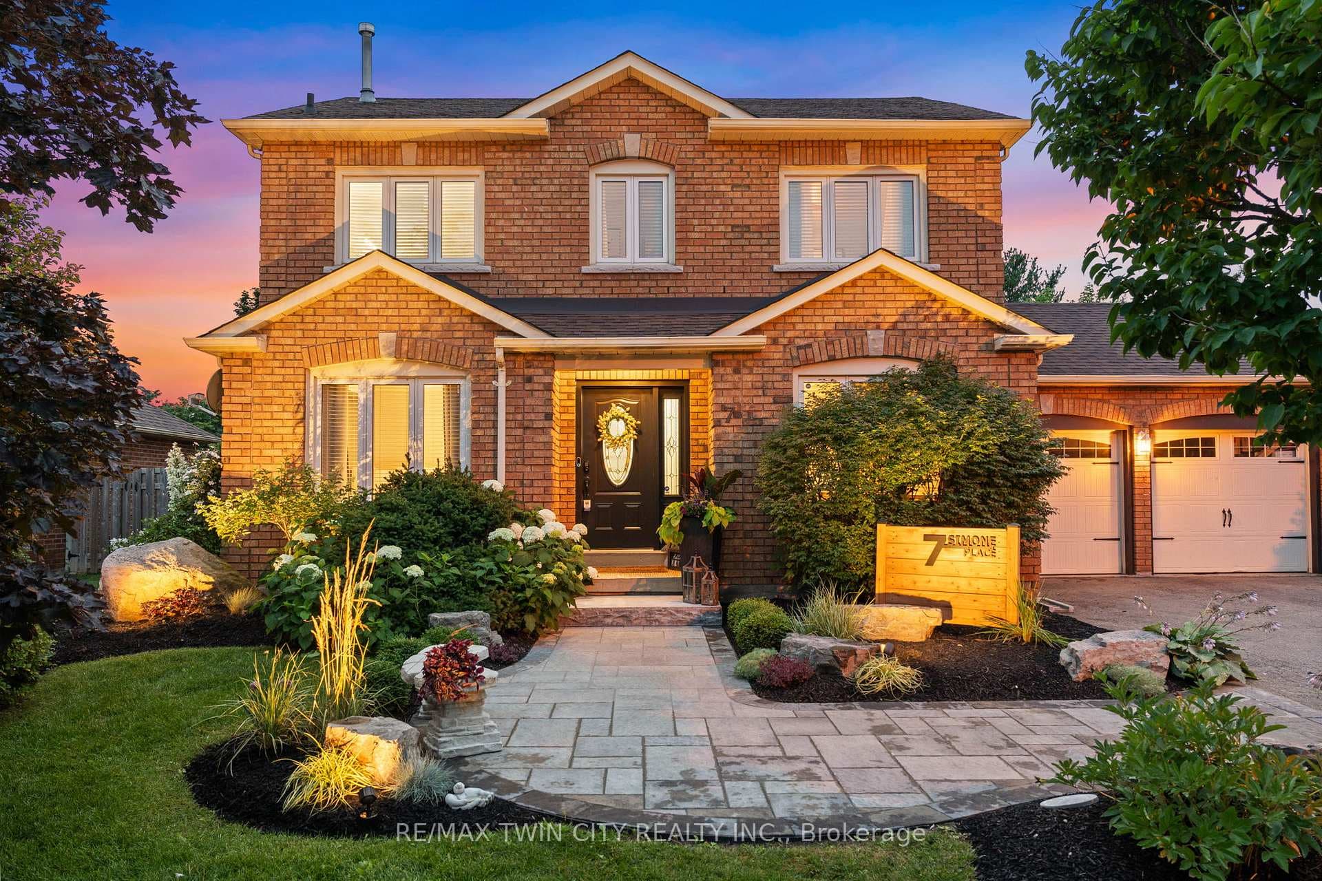 7 Simone Place, North Dumfries