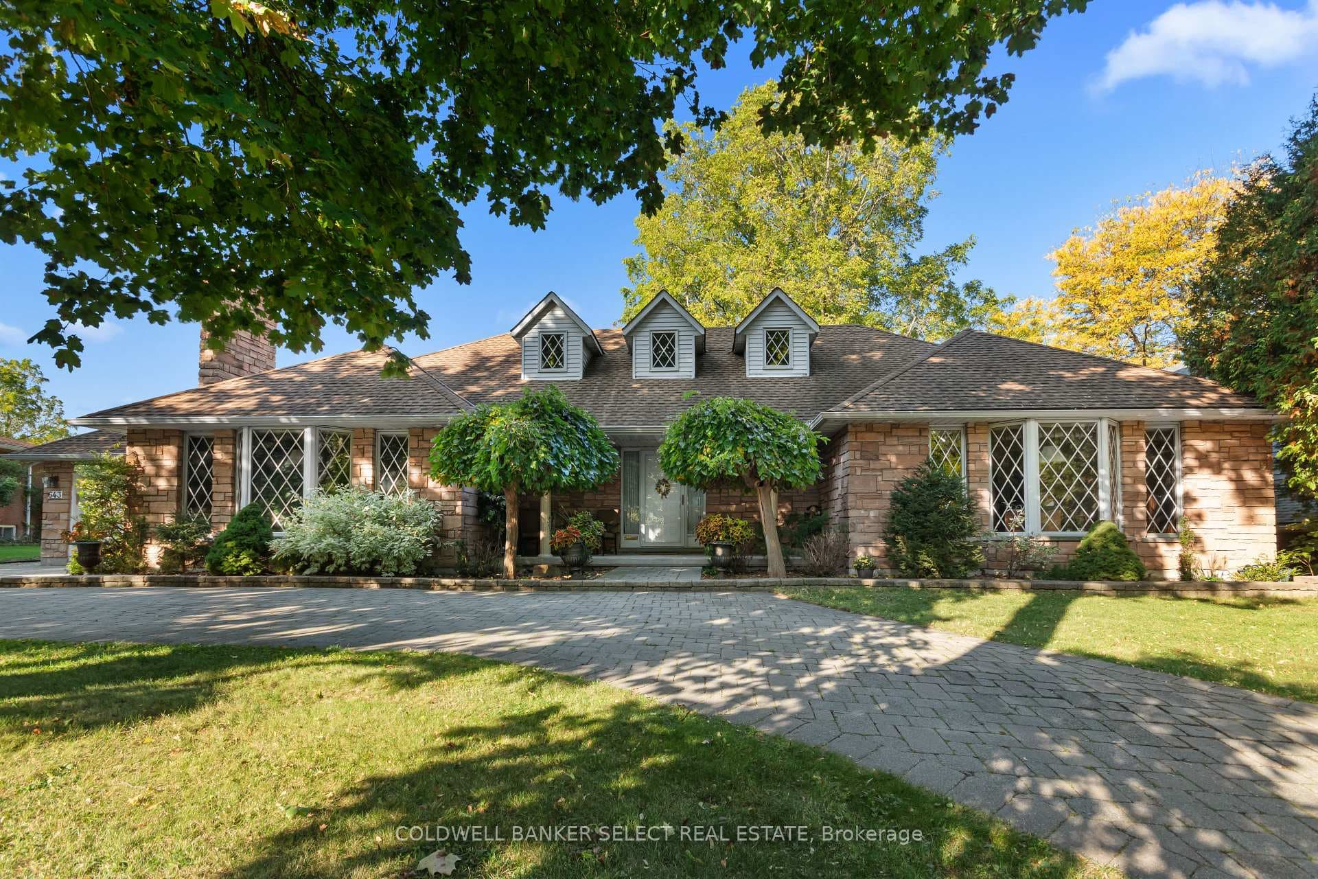 643 Hendry Lane, Hamilton, ON L9G 3E2 - Photo 1