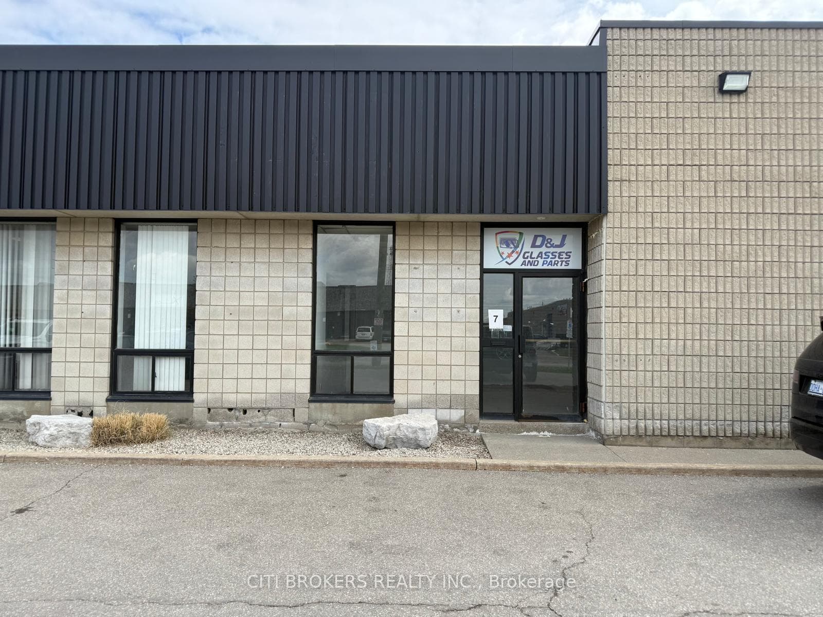 80 Hale Road Unit 7, Brampton, ON L6W 3M1 - Photo 1