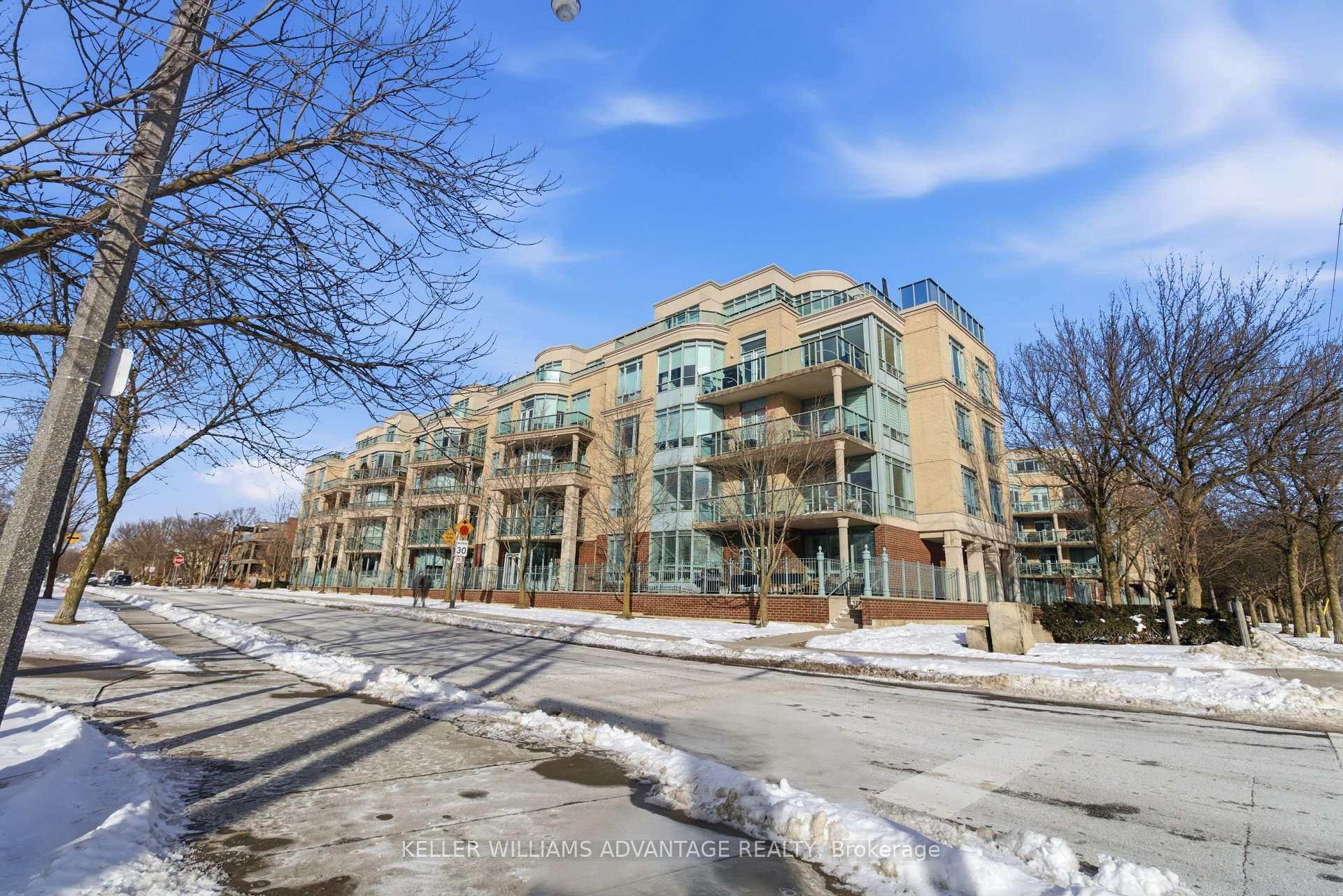 9 Boardwalk Drive Unit 305, The Beaches / Upper Beaches, ON M4L 6T1 - Photo 1