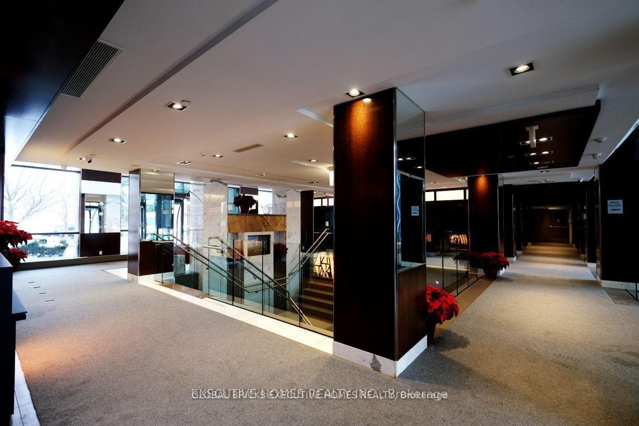 225 Sherway Gardens Road Unit Ph101, Etobicoke (Islington / Rexdale), ON M9C 0A3 - Photo 1