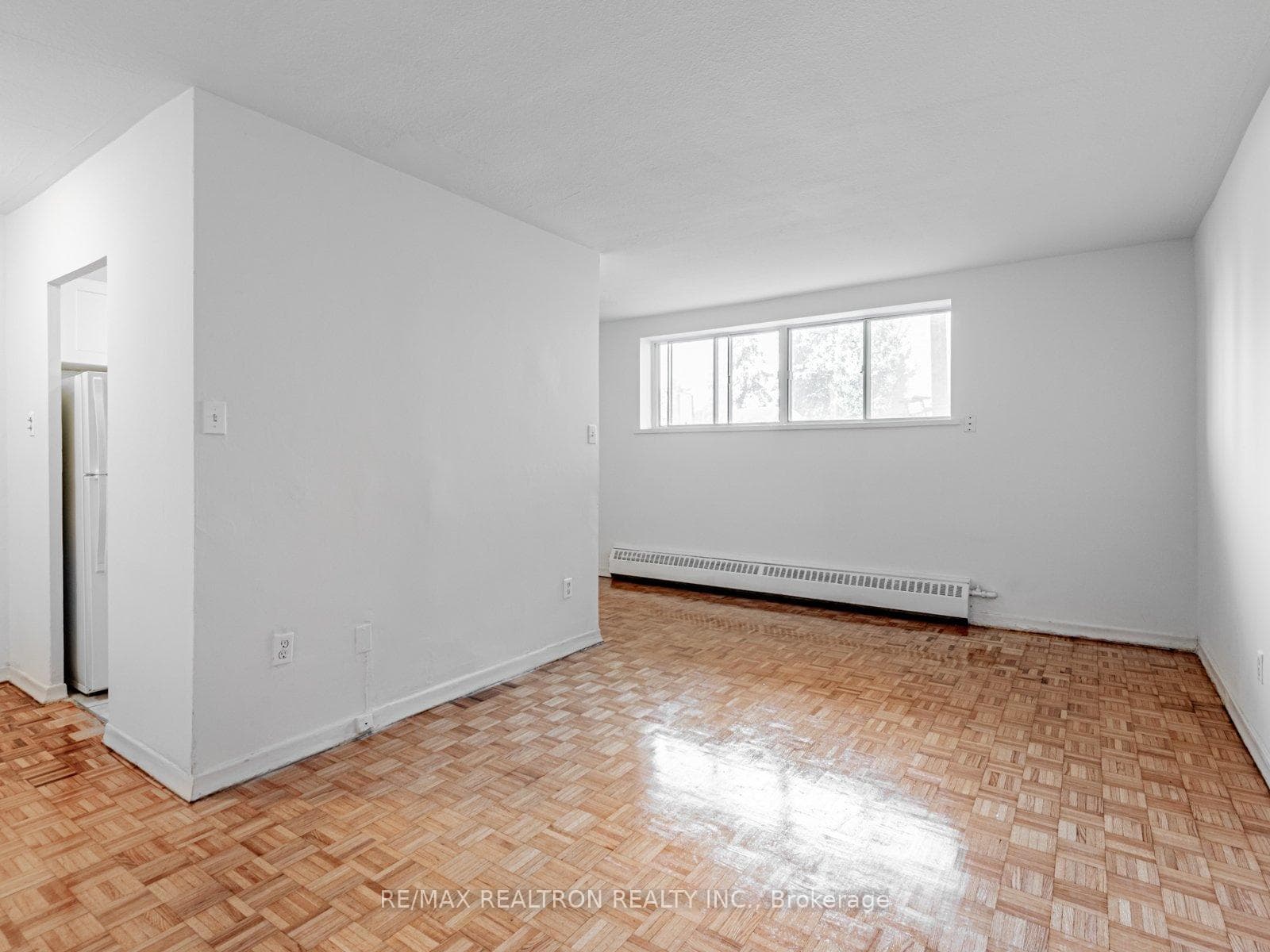 165 Colborne Avenue Unit 303, Richmond Hill, ON L4C 2K2 - Photo 1