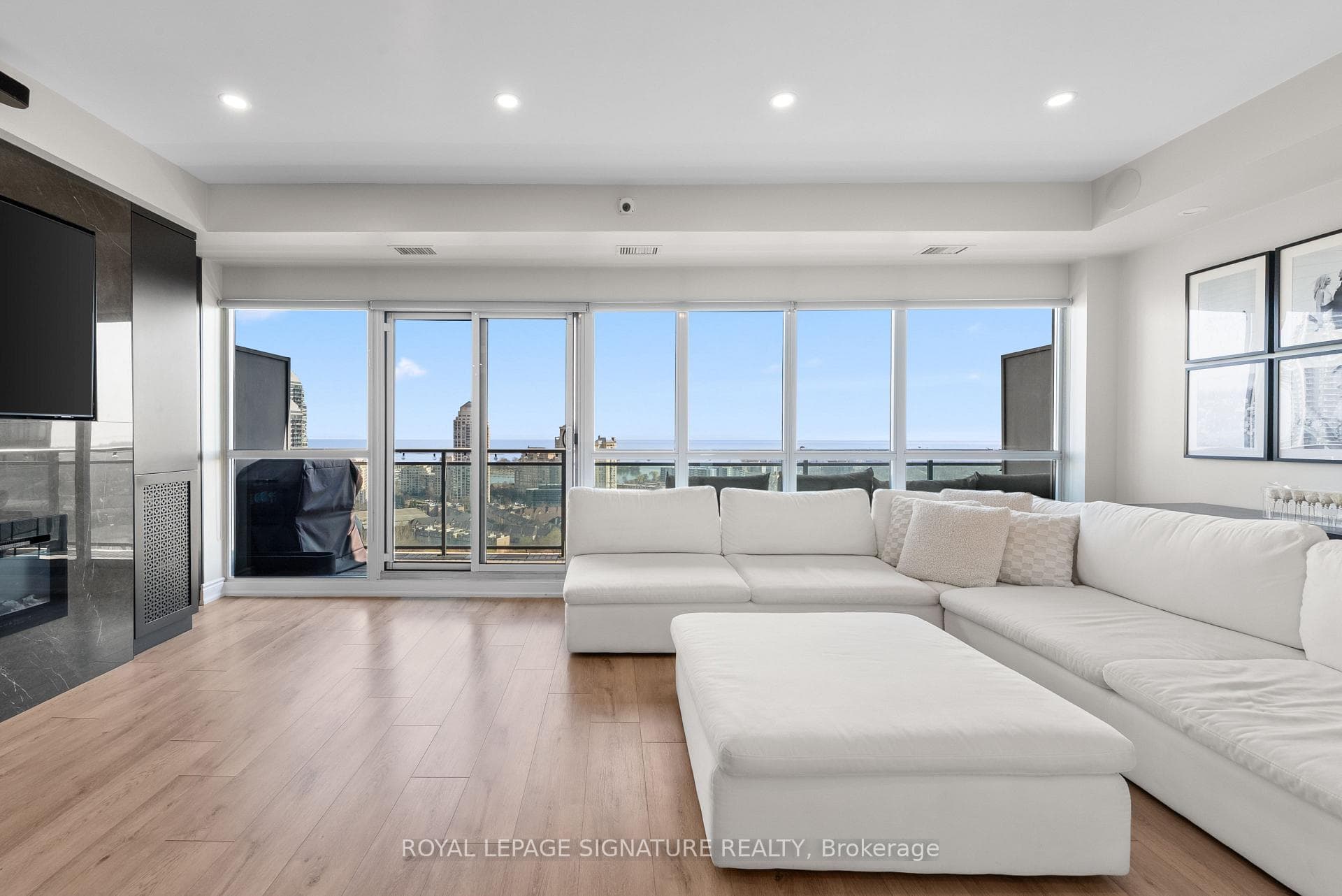 165 Legion Road Unit 2128, Liberty Village / Parkdale / South Parkdale, ON M8Y 0B3 - Photo 1