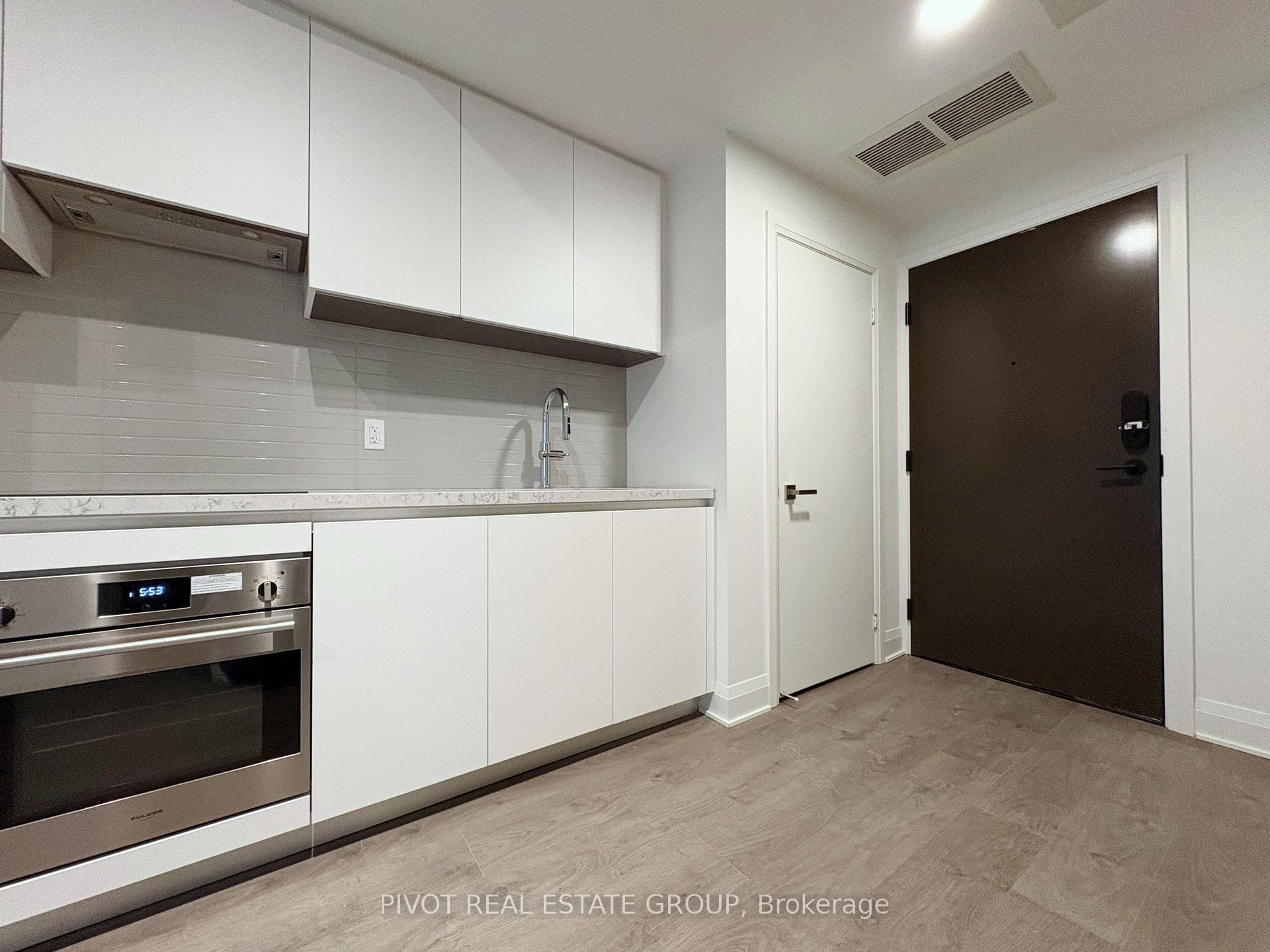 2 Erskine Road Unit 2008, Mississauga, ON L5B 0S1 - Photo 1