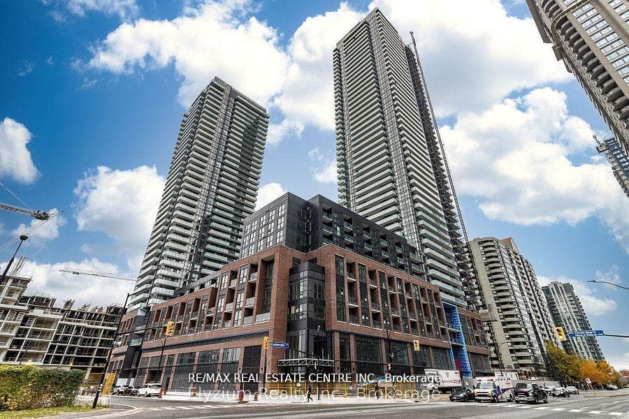 430 Square One Drive Unit 519, Mississauga, ON L5B 0L6 - Photo 1