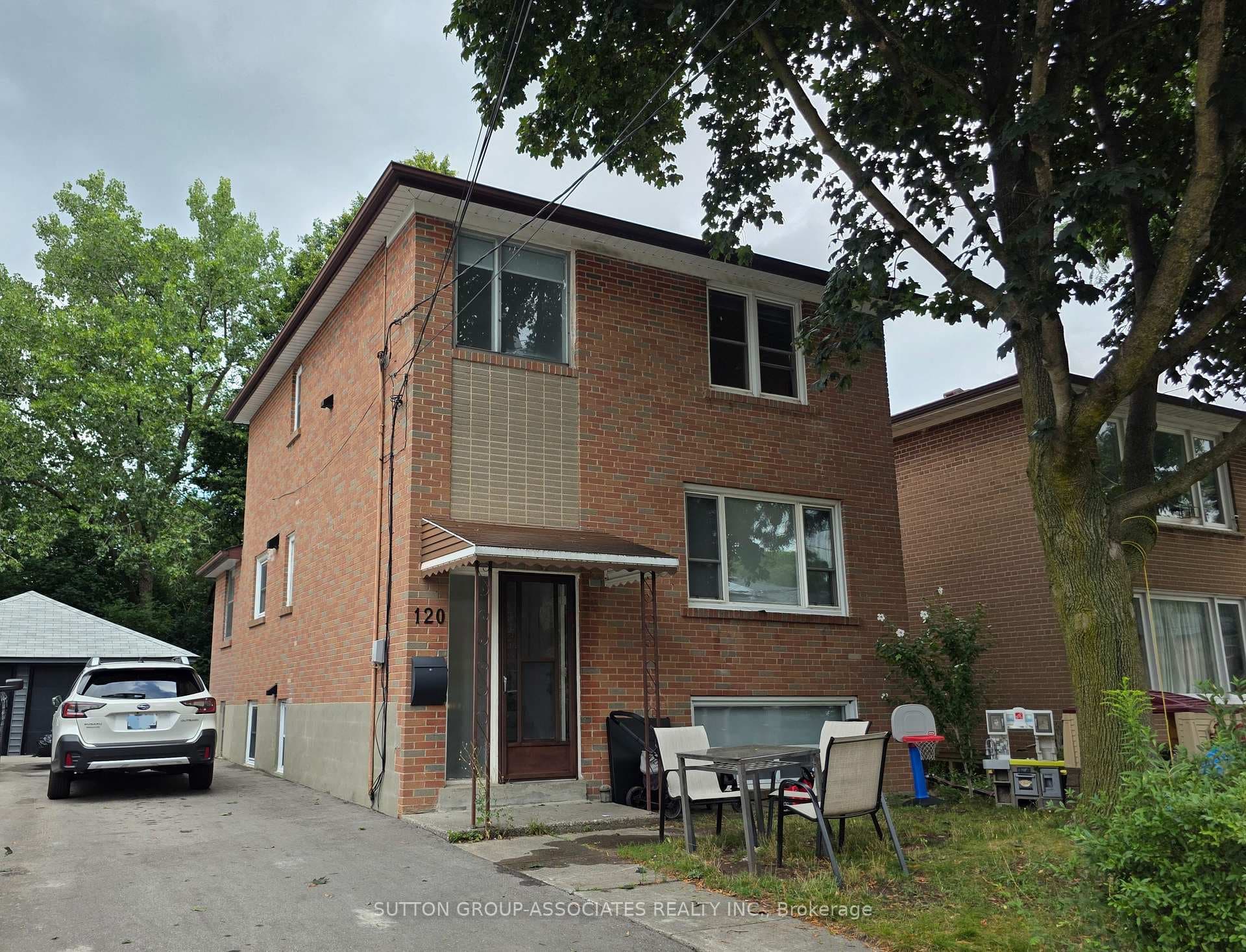 120 Edinborough Court, Keelesdale / Eglinton West, ON M6N 2E8 - Photo 1
