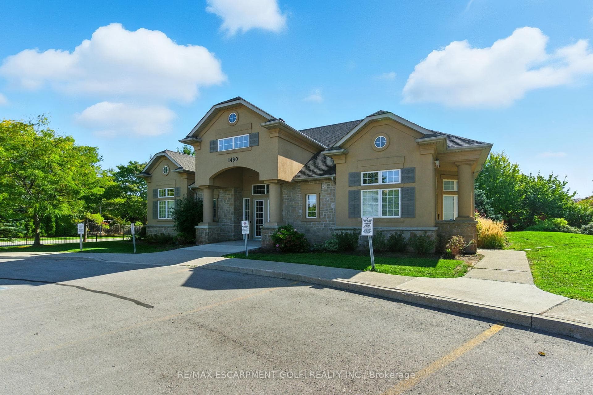 1490 Bishops Gate Unit 305, Oakville, ON L6M 4N3 - Photo 1
