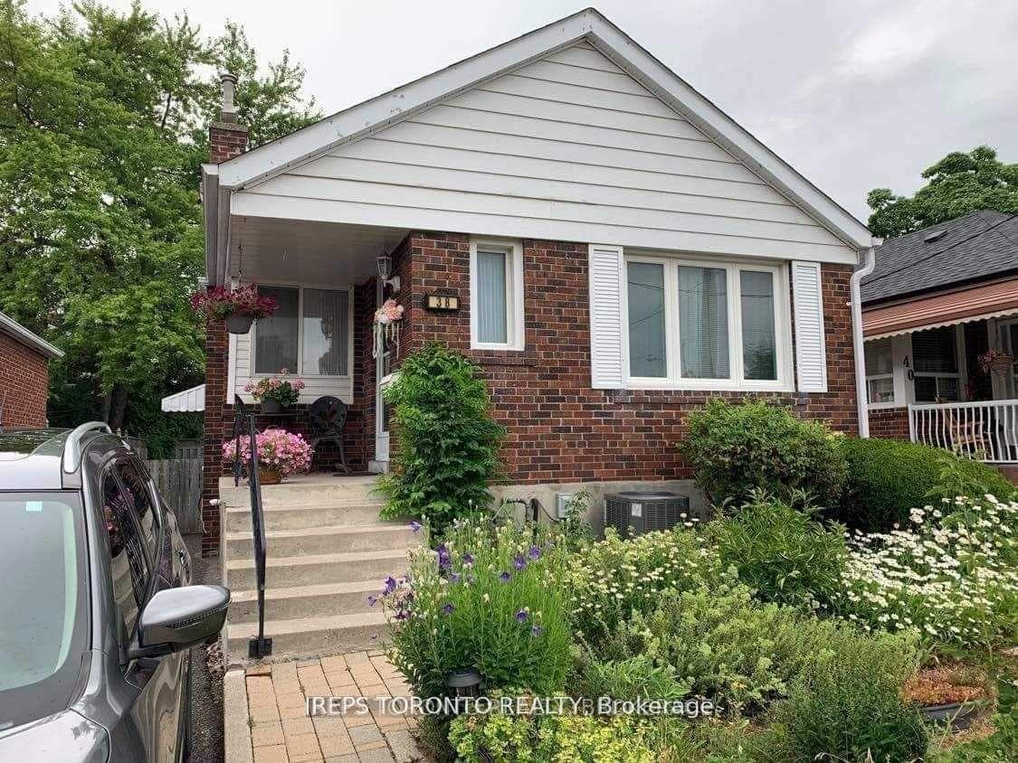 38 Tiago Avenue, Danforth / East York, ON M4B 2A1 - Photo 1