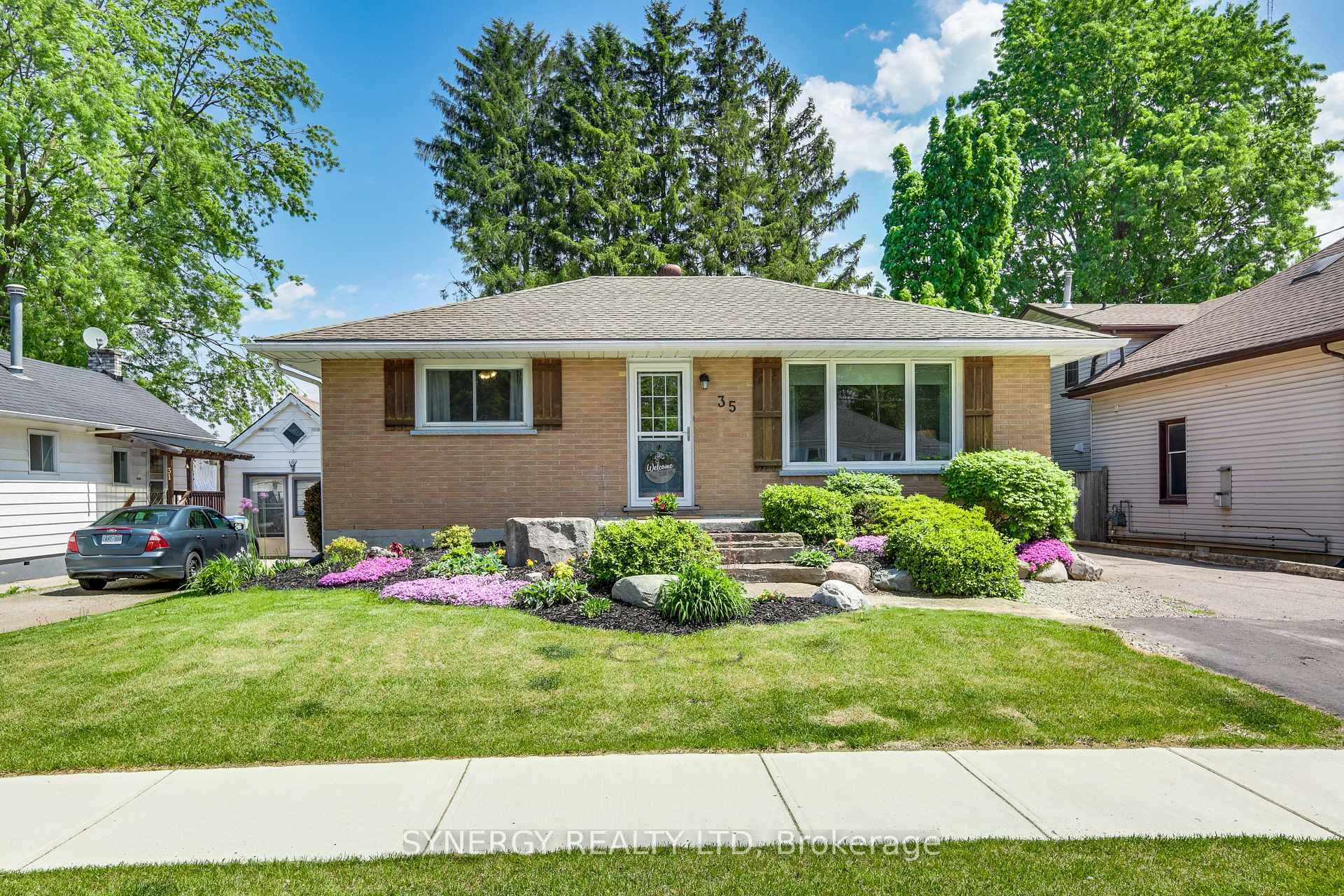 35 Queen Street, Strathroy-Caradoc