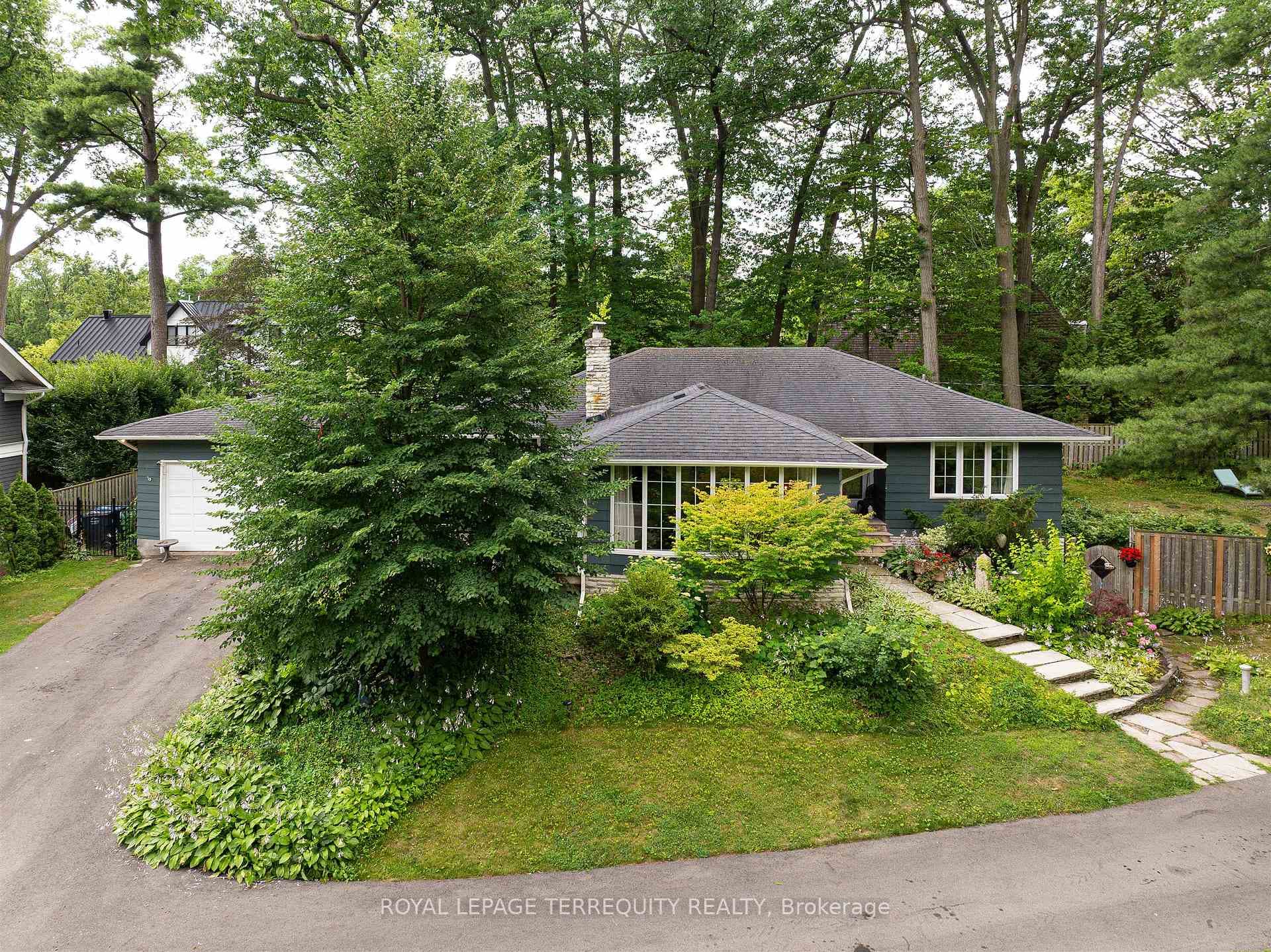 1412 Glenwood Drive, Mississauga, ON L5G 2X1 - Photo 1