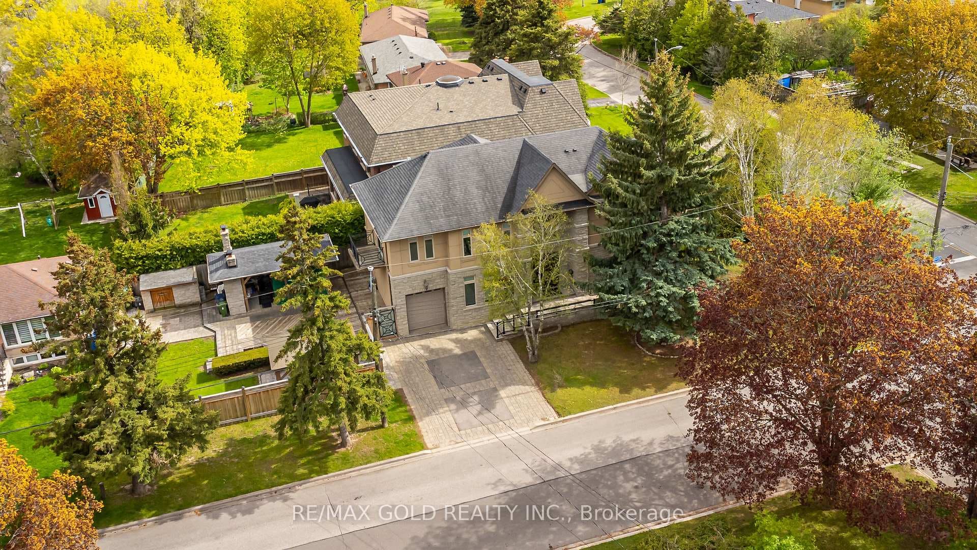 1 Lissom Crescent, Thornhill / Willowdale, ON M2R 2N9 - Photo 1