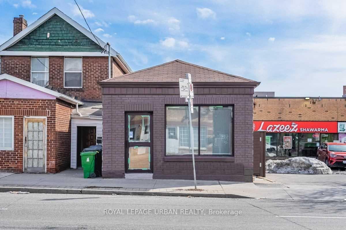 571 Rogers Road, Keelesdale / Eglinton West, ON M6M 1B7 - Photo 1