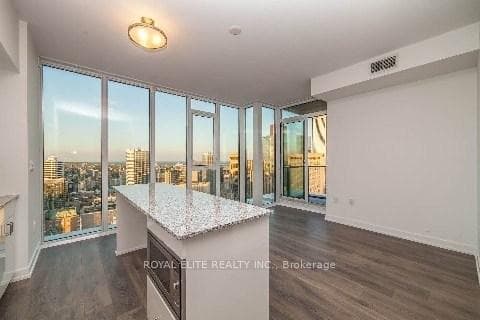 426 University Avenue Unit 4008, Downtown Toronto / Waterfront, ON M5G 1S9 - Photo 1