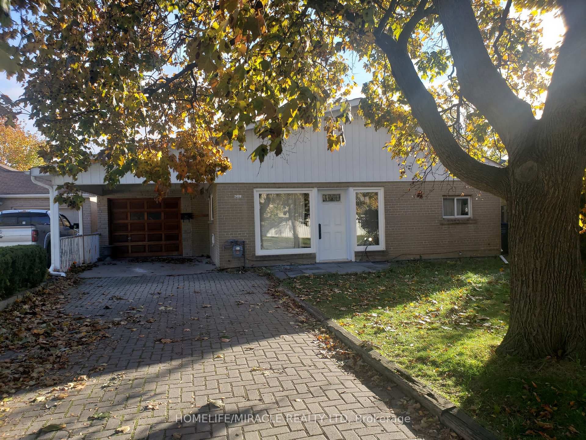 7496 Redstone Road, Mississauga, ON L4T 2B6 - Photo 1