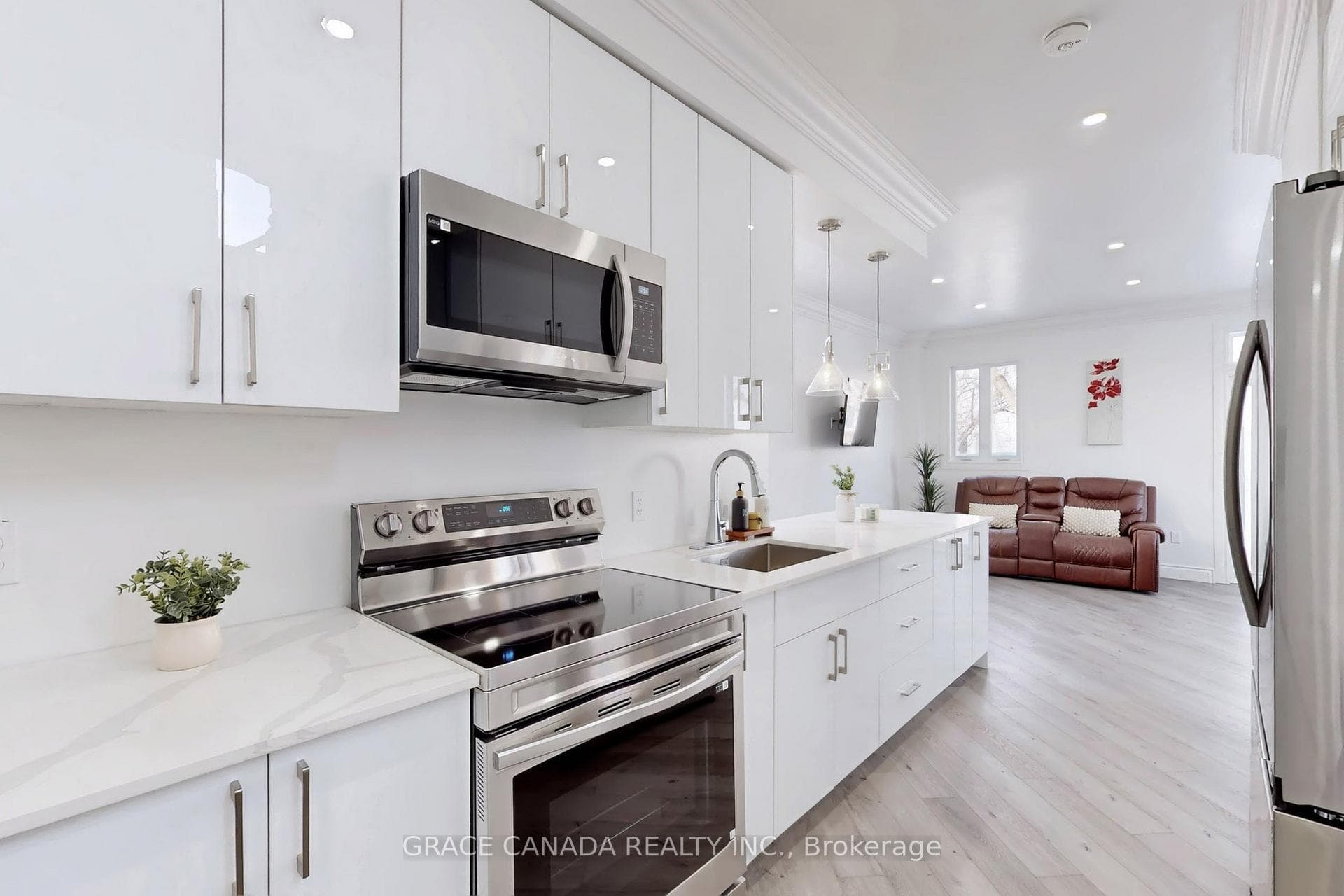 85 Albany Avenue, Hamilton
